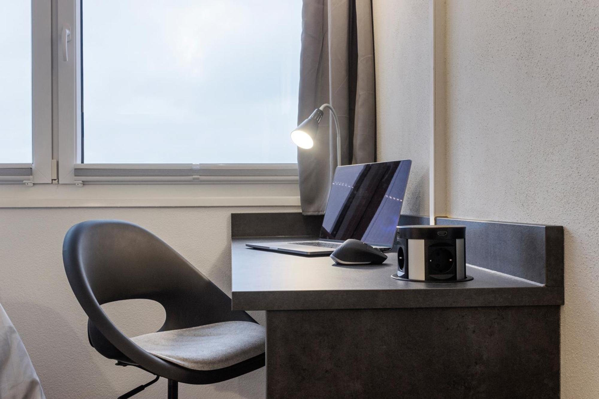 Appartement Fuer 1-2 - Wlan - Parkplatz - Homeoffice Kaiserslautern Exterior photo