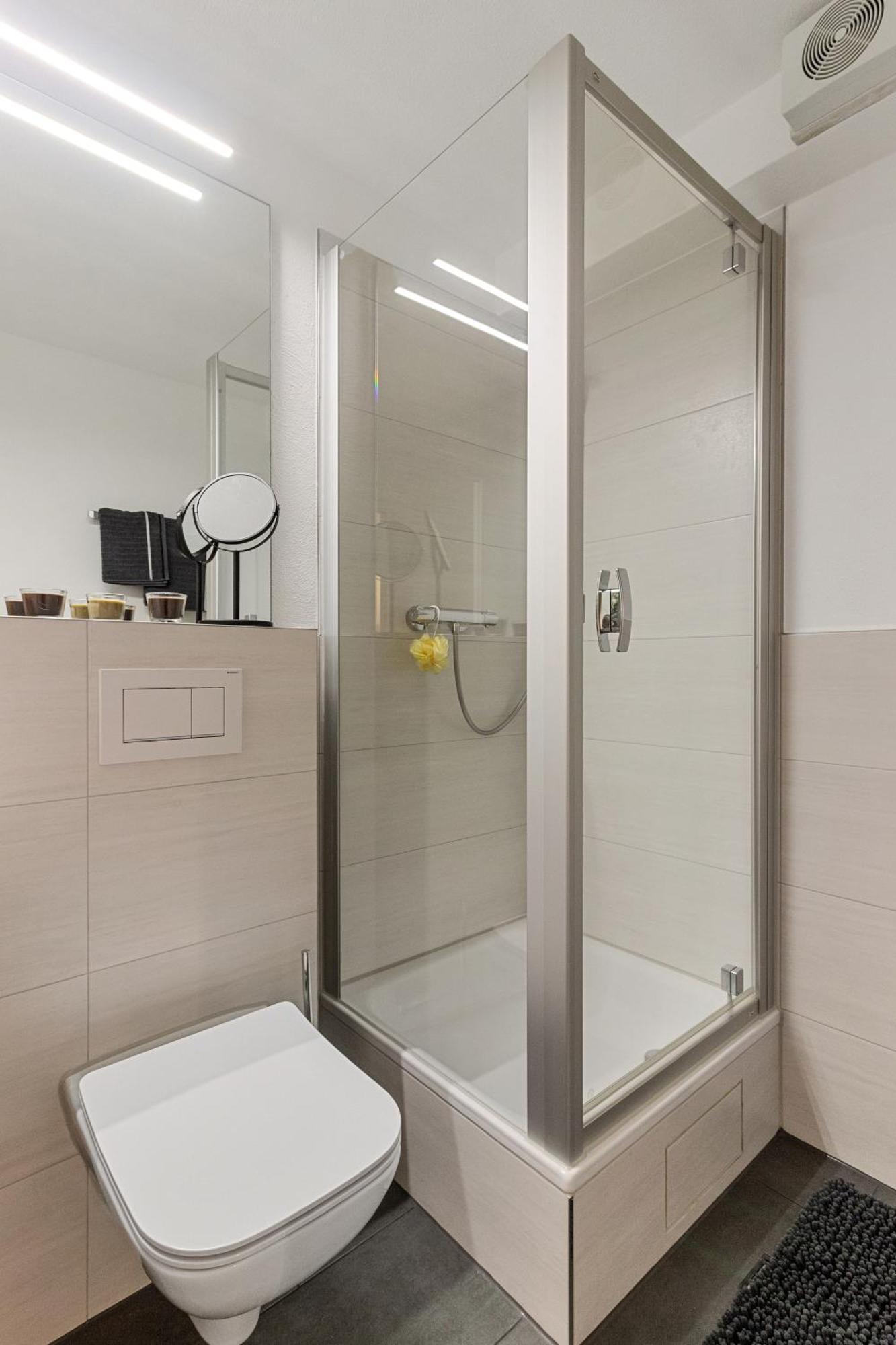 Appartement Fuer 1-2 - Wlan - Parkplatz - Homeoffice Kaiserslautern Exterior photo